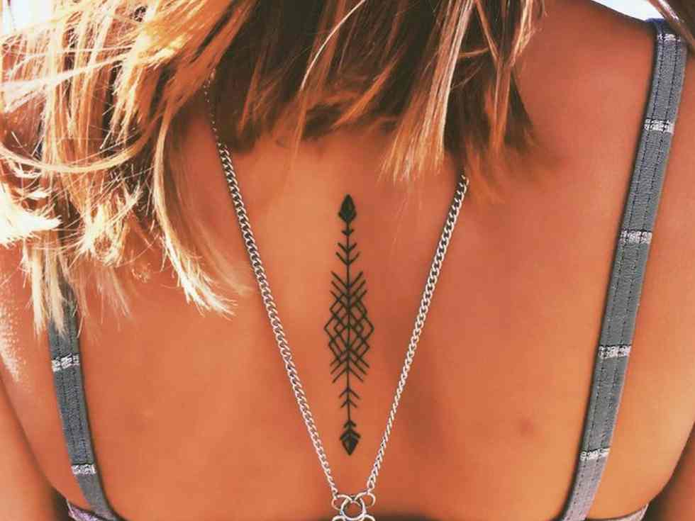 30 Wonderful Arrow Tattoos for Feminine